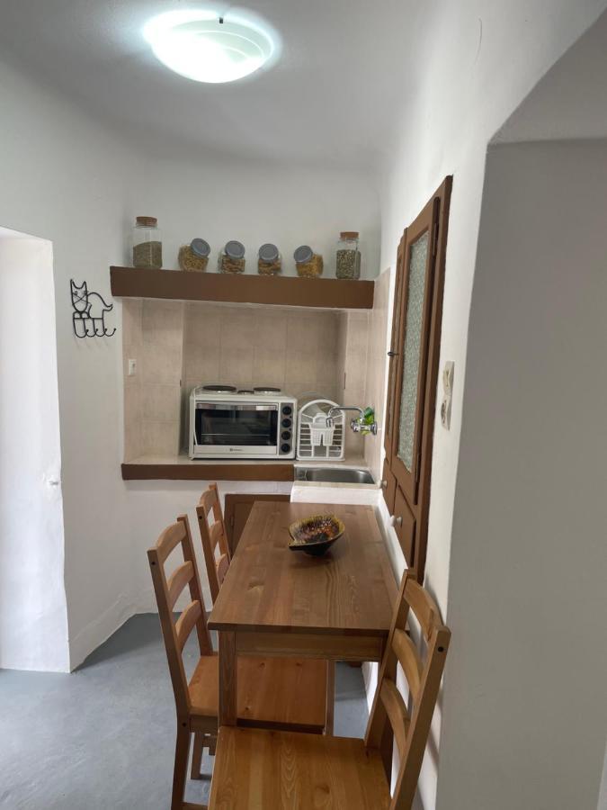 Helen'S Apartment Ермополи Екстериор снимка